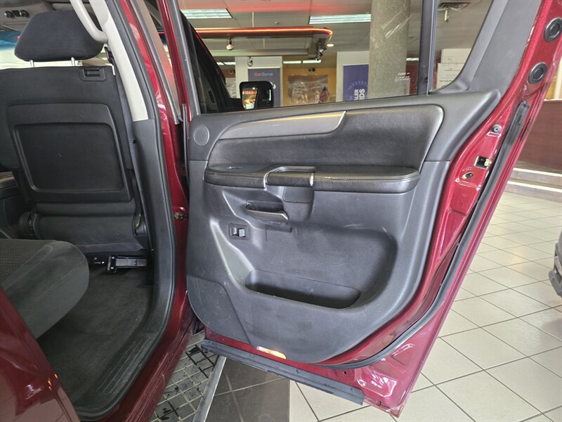 Used 2012 Nissan Armada SV AWD/4WD image 17
