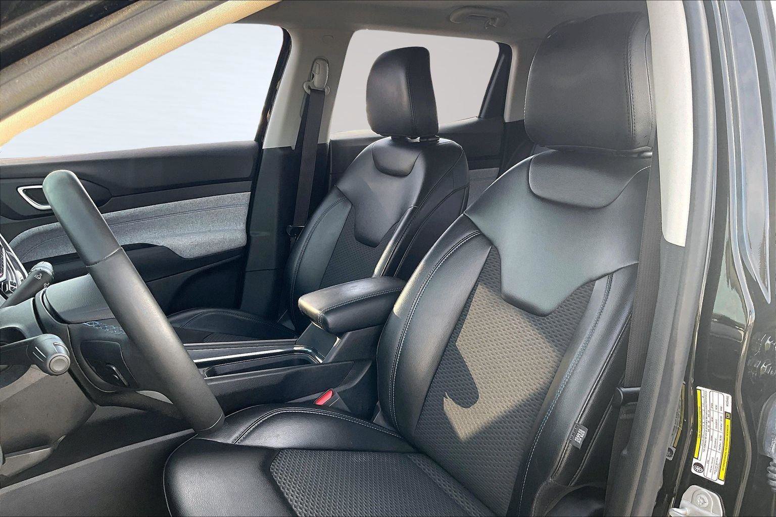 Used 2022 Jeep Compass Latitude image 25