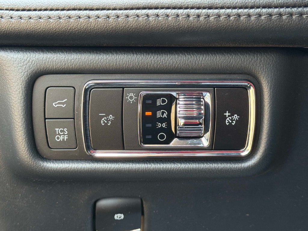 Used 2023 Lincoln Nautilus AWD w/ Premium Package image 33