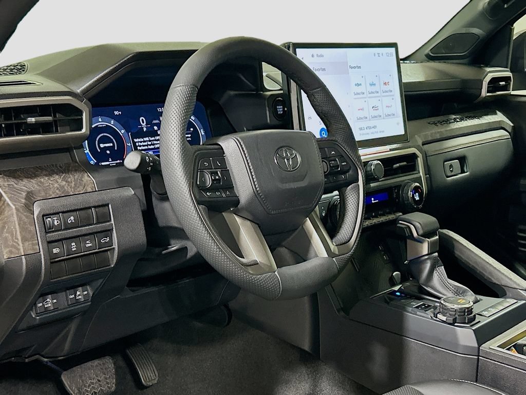 Used 2025 Toyota Tacoma Limited AWD/4WD image 7