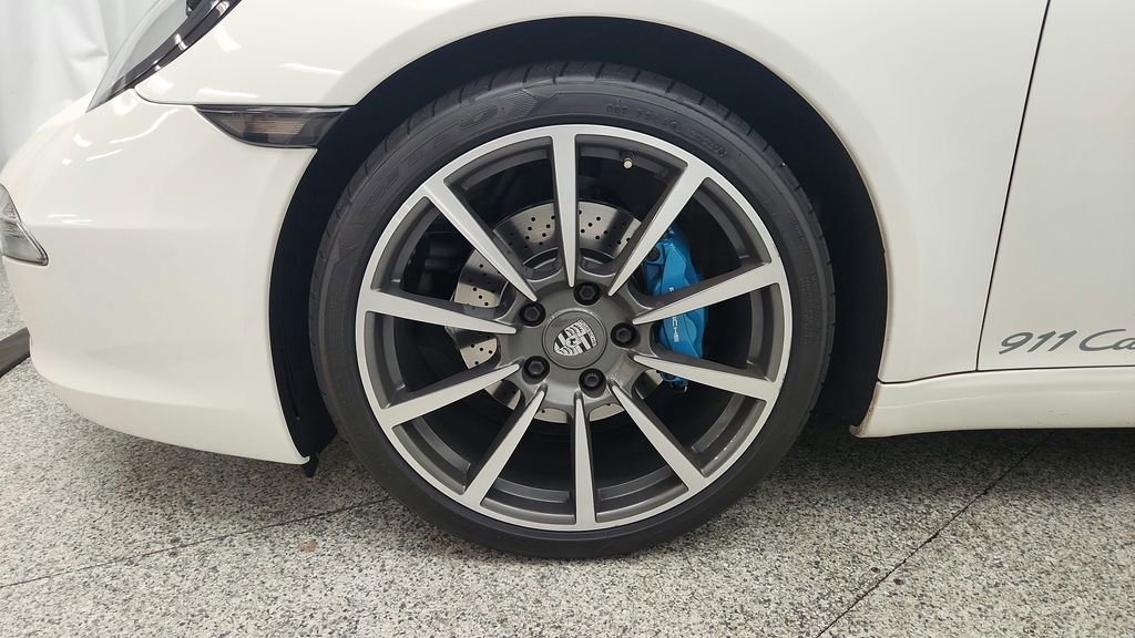 Used 2012 Porsche 911 Carrera RWD image 15
