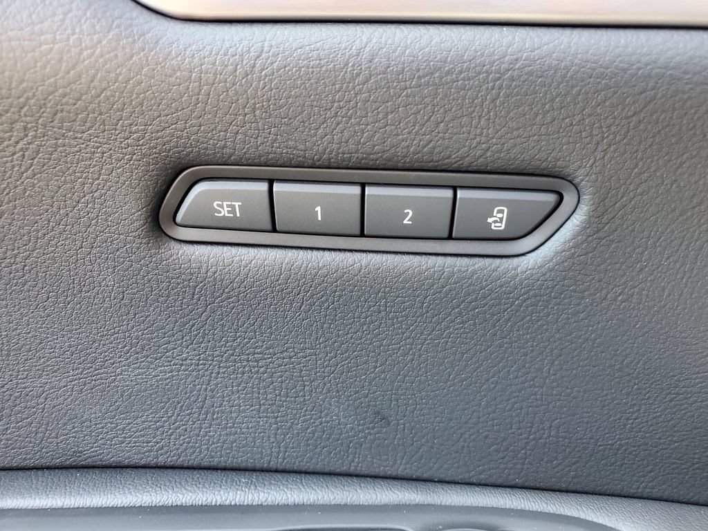 Used 2024 Cadillac XT5 Premium Luxury w/ LPO, Floor Liner Package AWD/4WD image 16