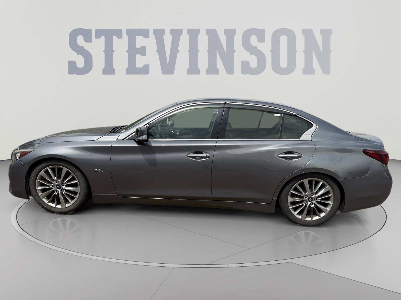 Used 2018 INFINITI Q50 Luxe w/ Essential Package (3.0T Luxe) AWD/4WD image 2