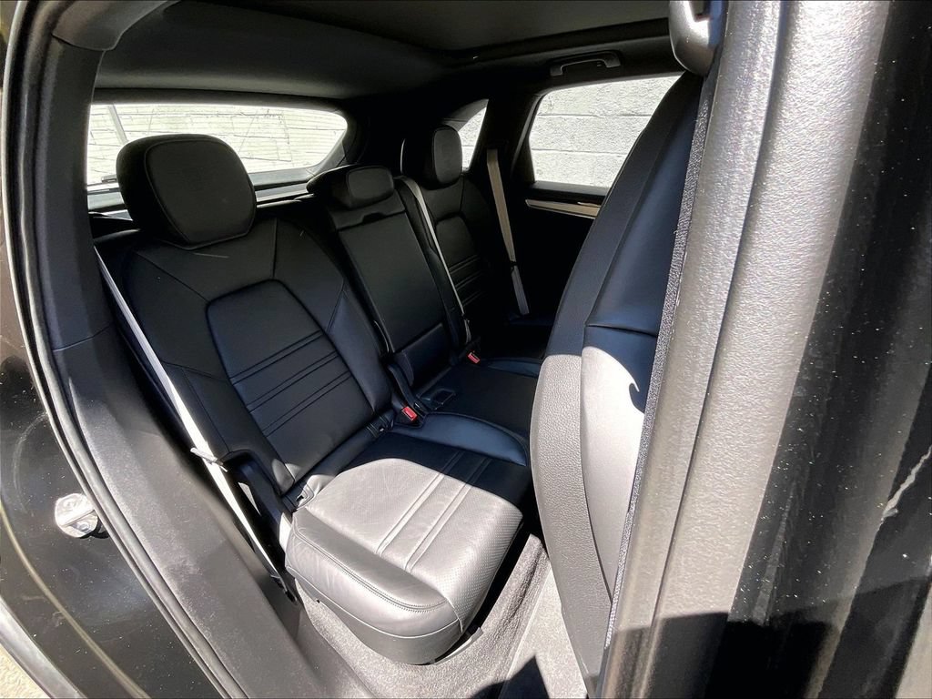 Certified 2023 Porsche Cayenne Platinum Edition AWD/4WD image 21