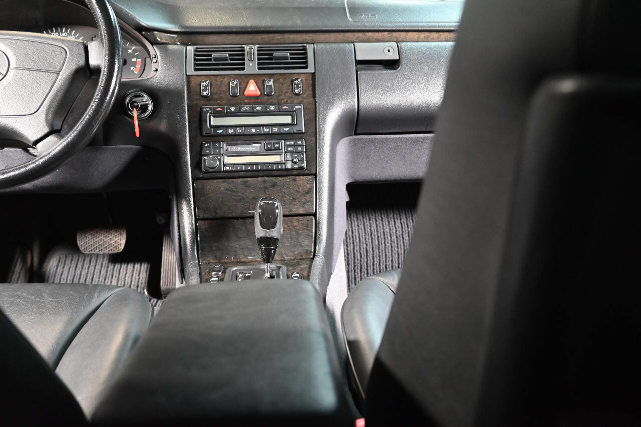 Used 1997 Mercedes-Benz E 420 image 23