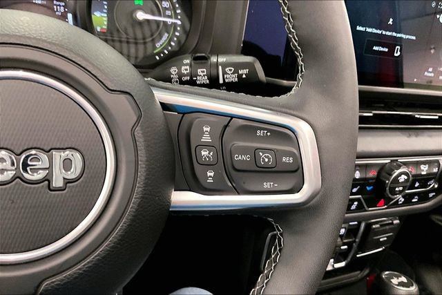 Used 2025 Jeep Wrangler Unlimited Sahara w/ Safety Group image 29