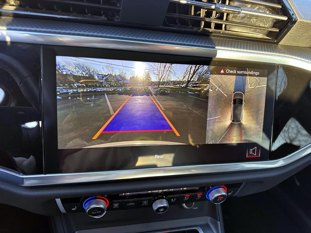 Used 2024 Audi Q3 2.0T Premium Plus w/ Premium Plus Package image 21