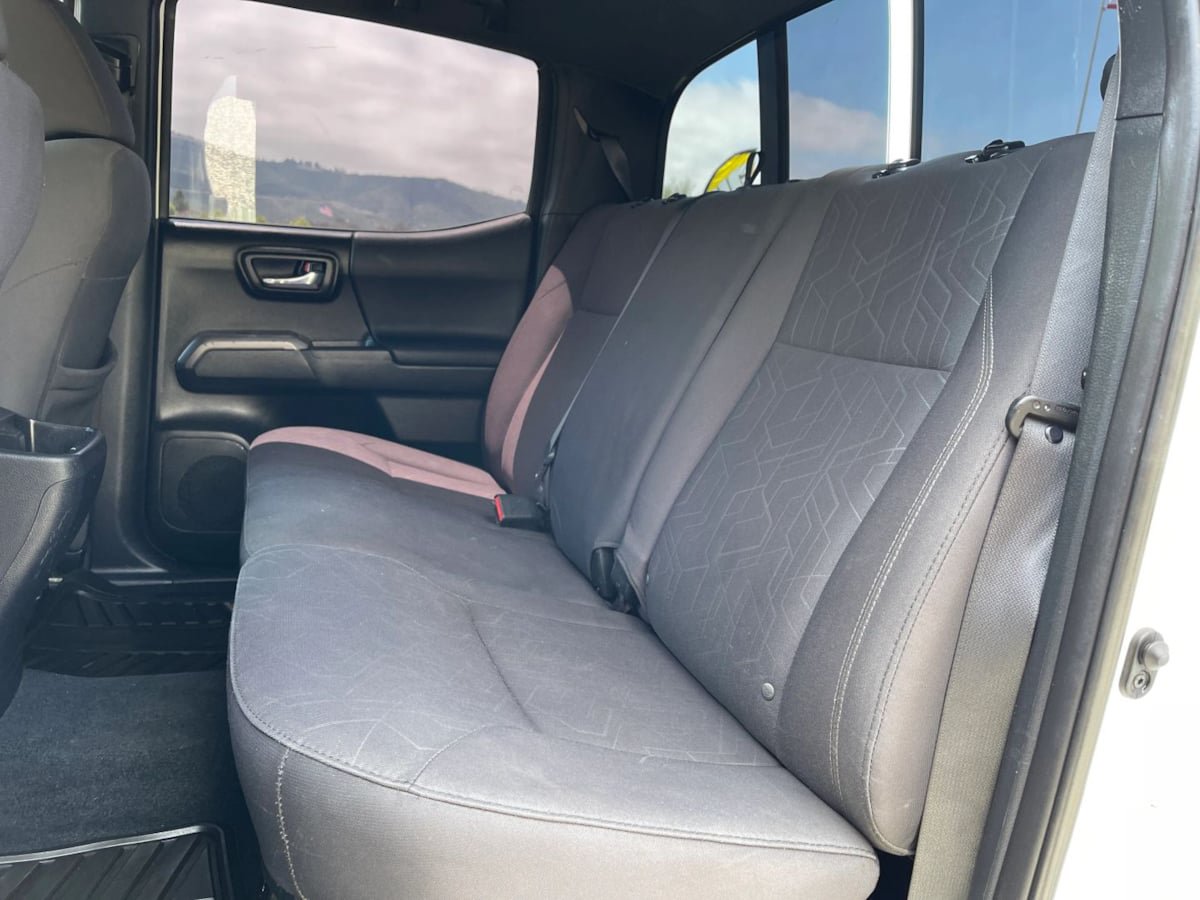 Used 2017 Toyota Tacoma TRD Off-Road w/ Tow Package (A/T) AWD/4WD image 18