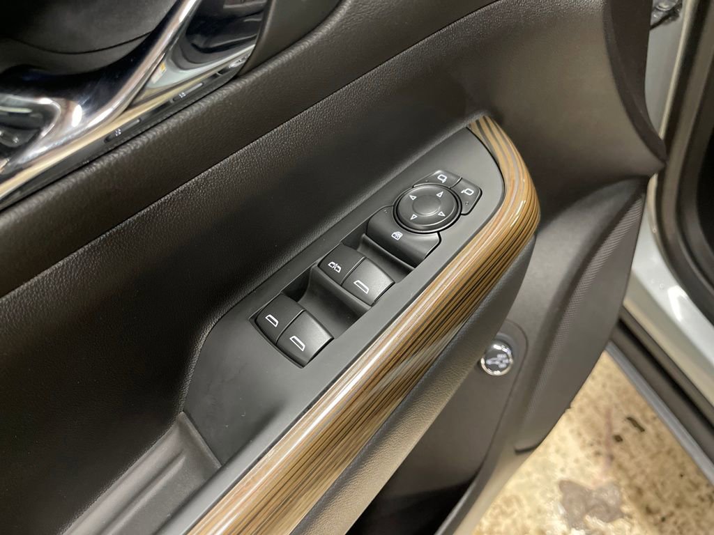 Certified 2023 GMC Acadia SLE w/ Driver Convenience Package image 12