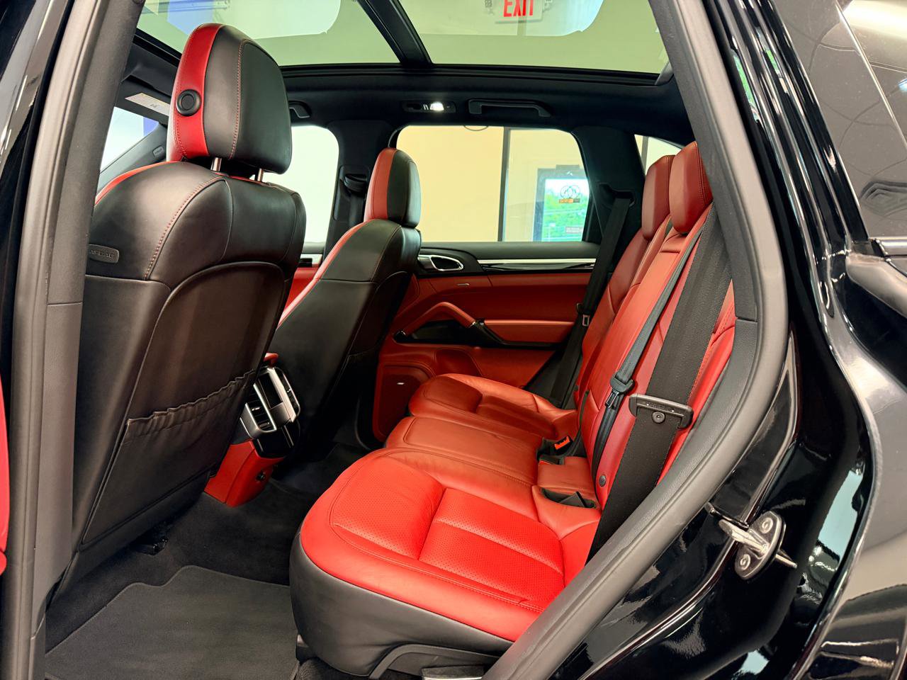 Used 2016 Porsche Cayenne S AWD/4WD image 23