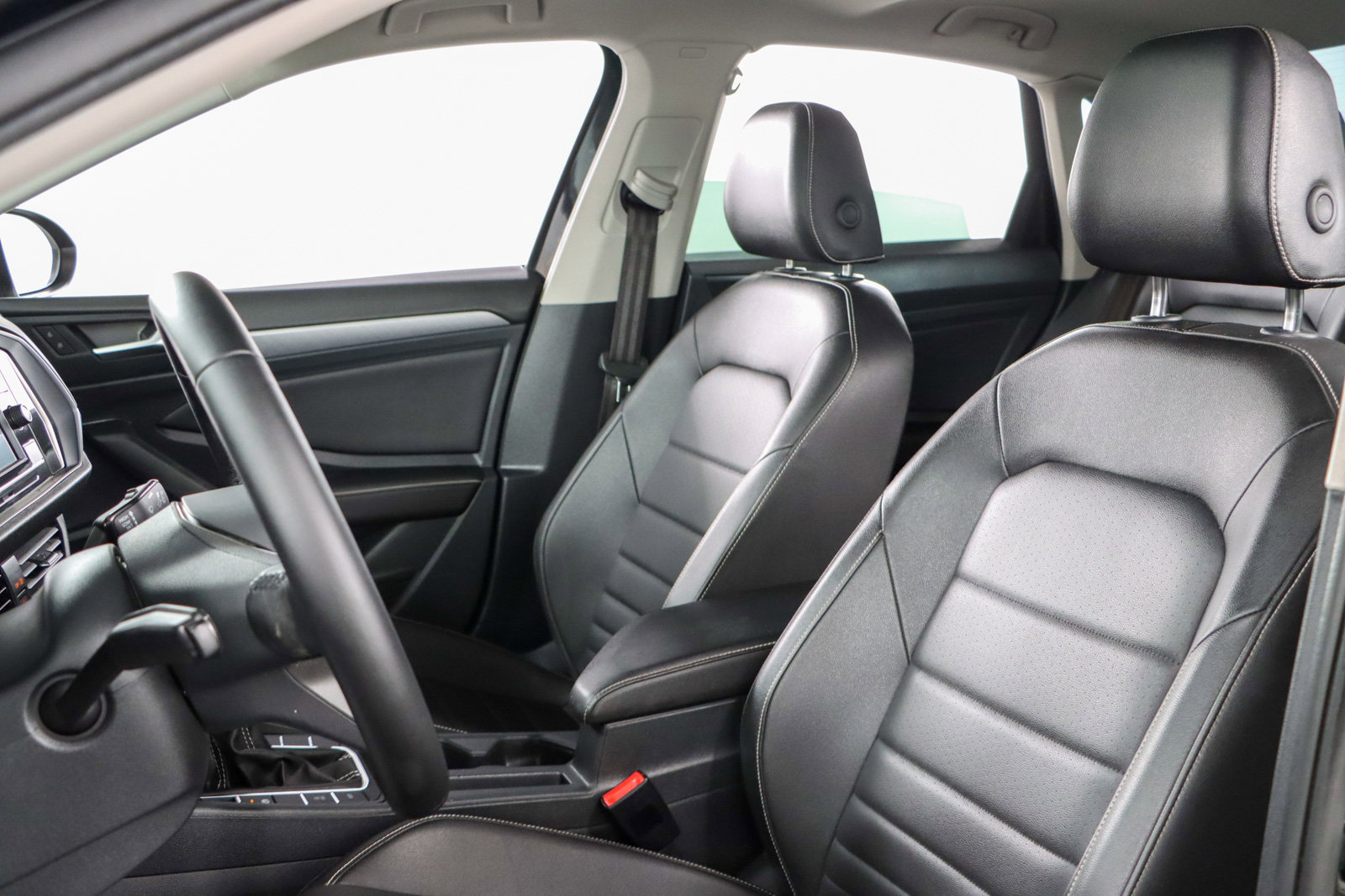 Used 2024 Volkswagen Jetta SE image 24