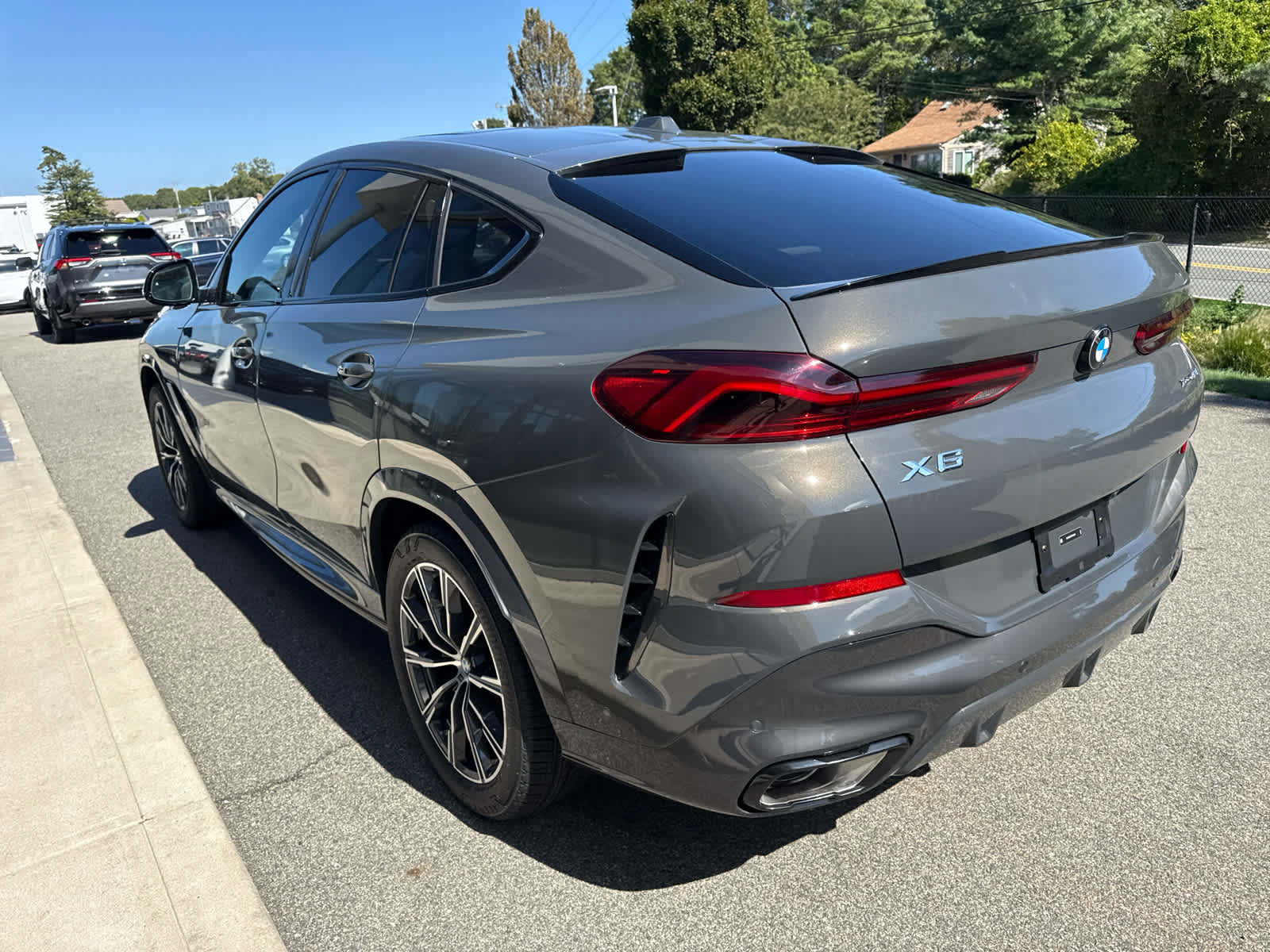 New 2026 BMW X6 xDrive40i w/ Climate Comfort Package image 6