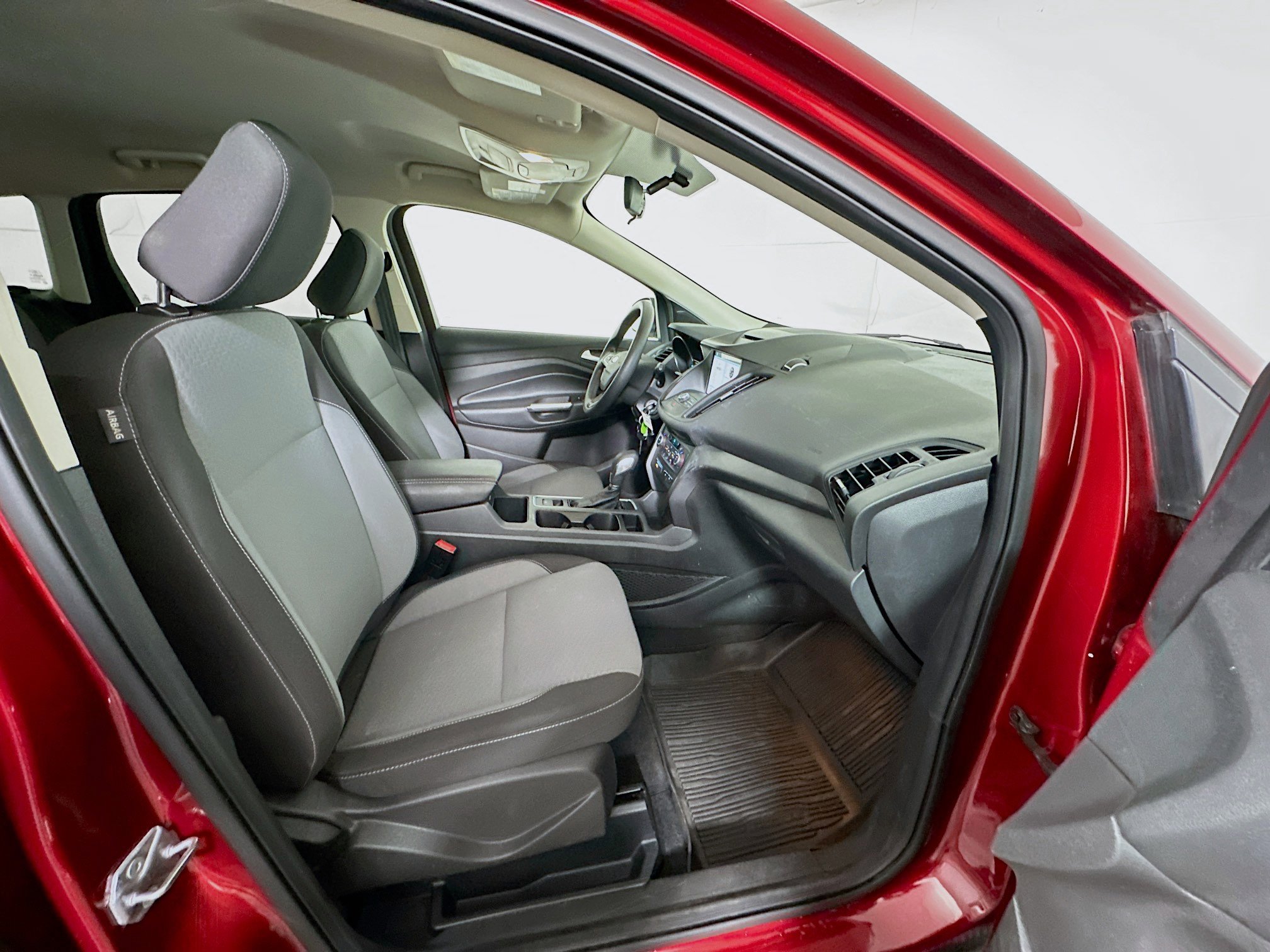 Used 2018 Ford Escape SE w/ SE Sync 3 Package image 28