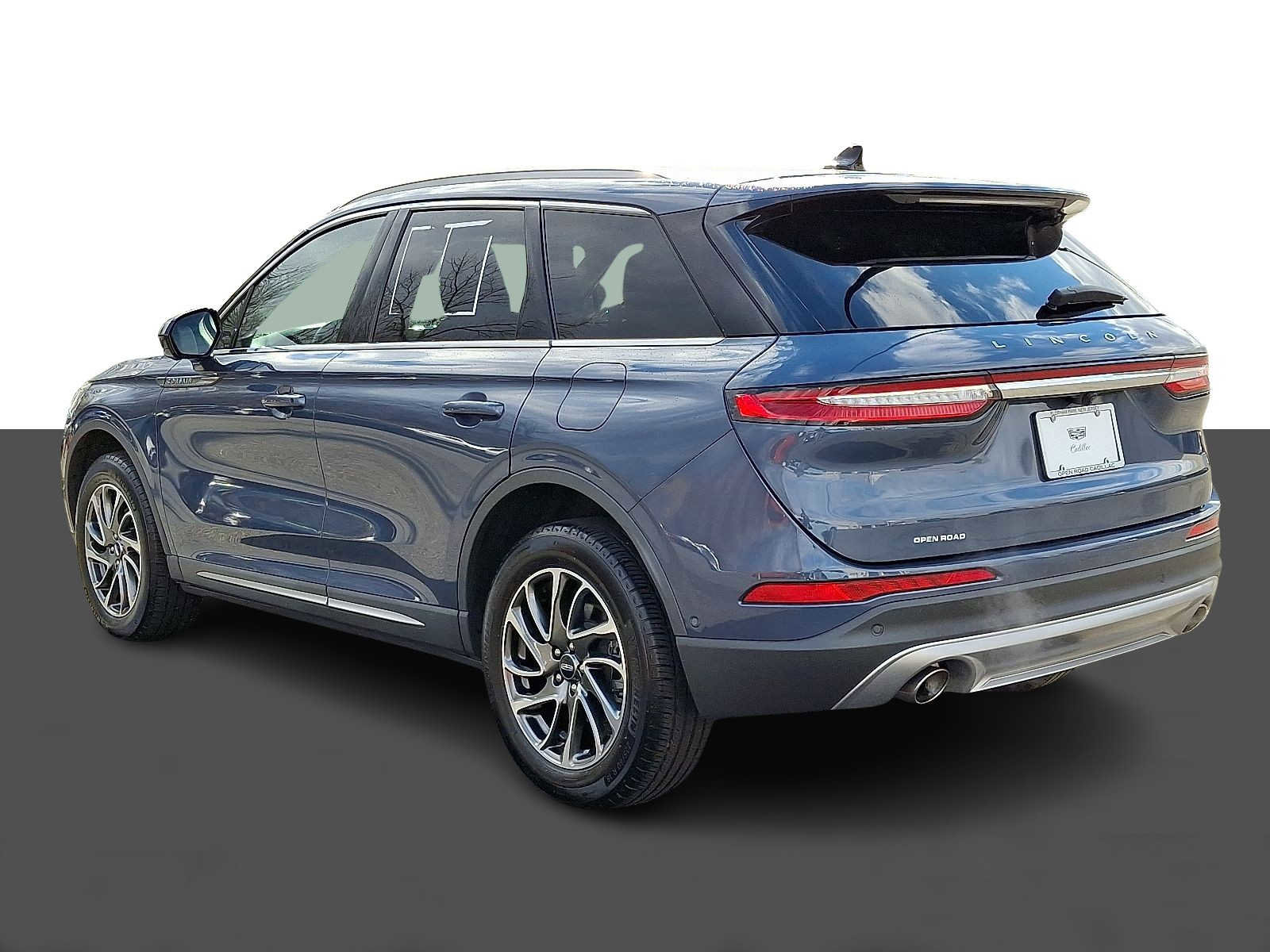 Used 2022 Lincoln Corsair AWD w/ Equipment Group 101A image 4