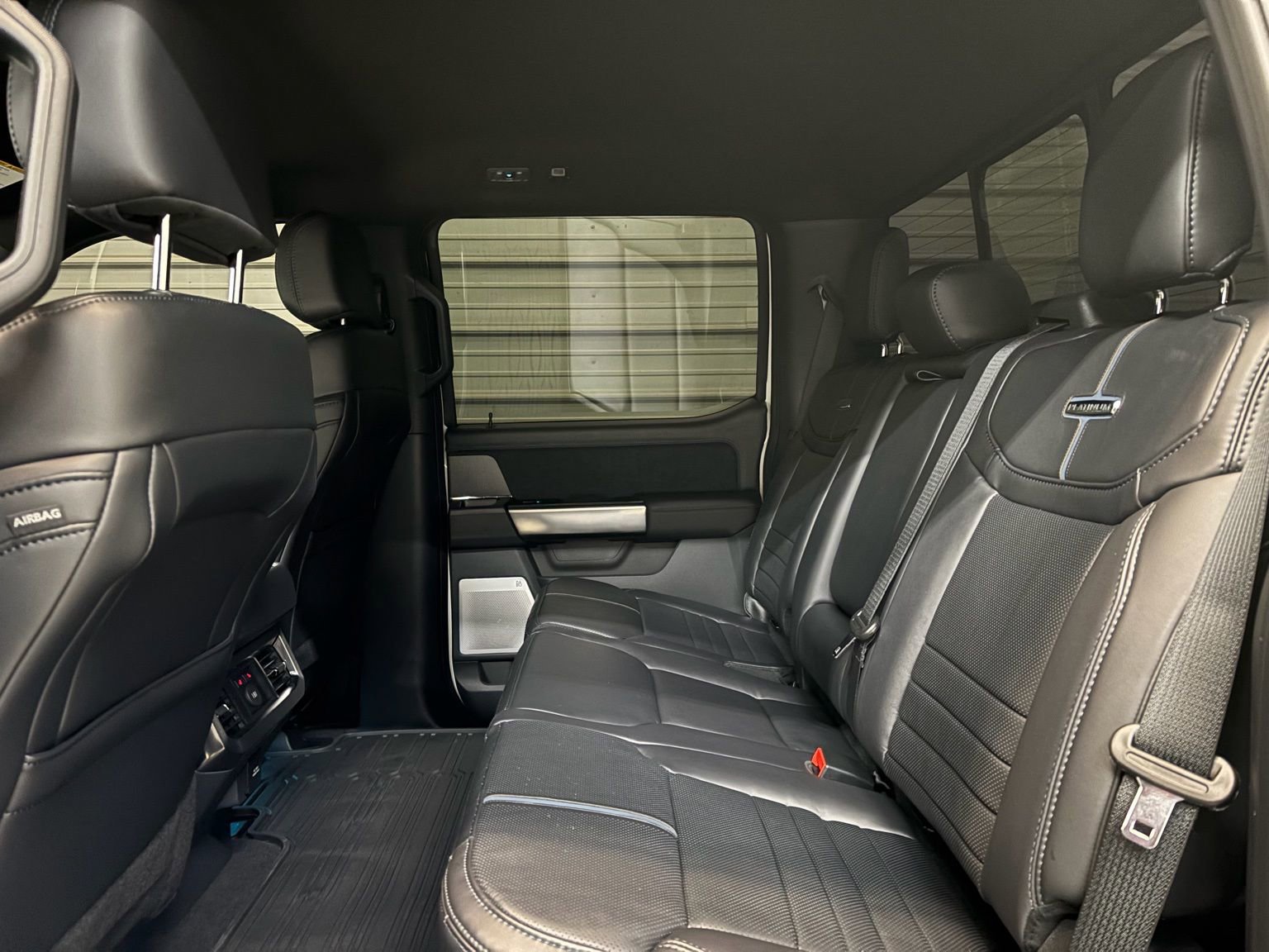 Used 2025 Ford F450 Platinum image 24