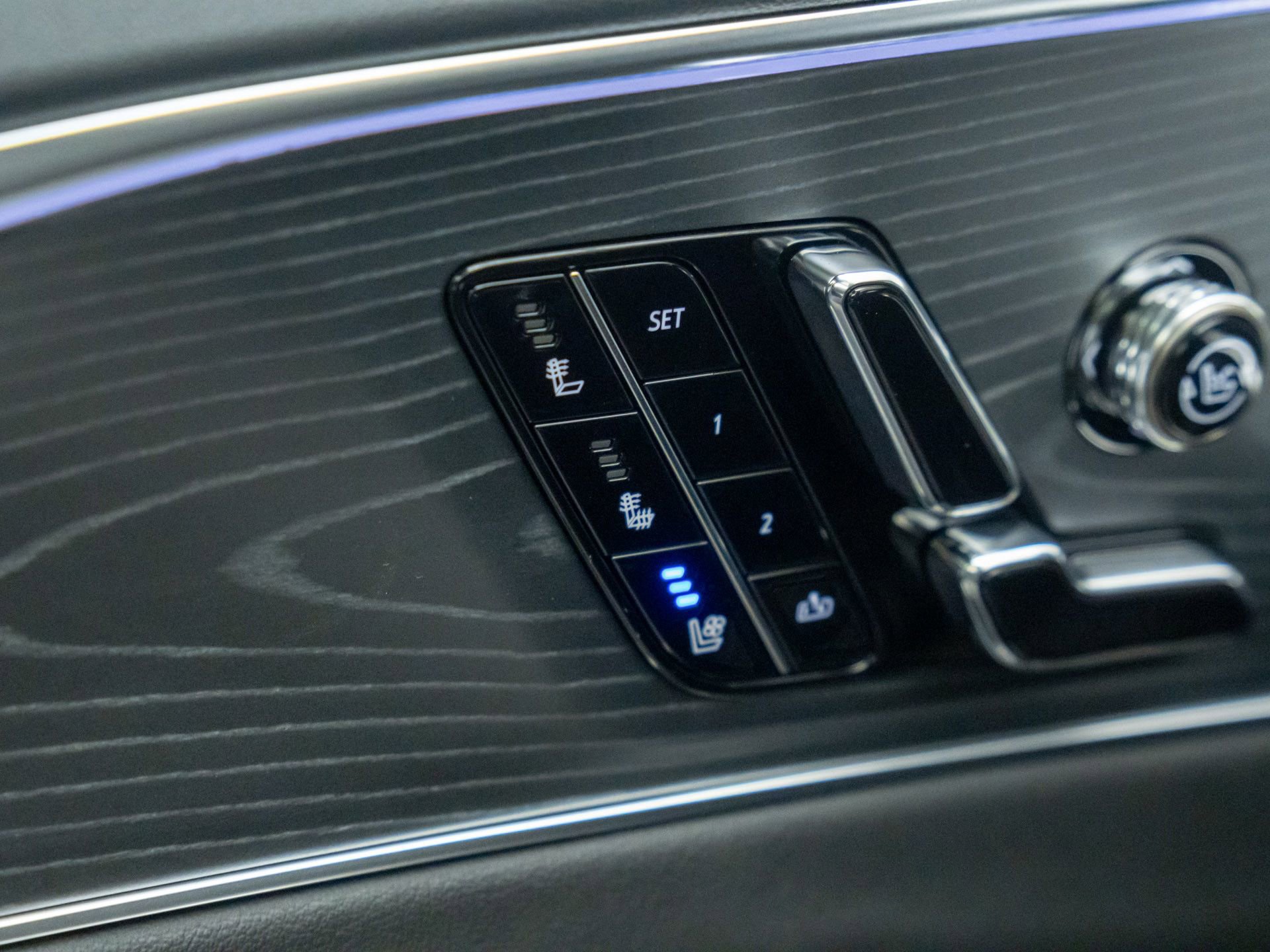 New 2026 Cadillac Lyriq V w/ LPO, Red Accent Package image 29