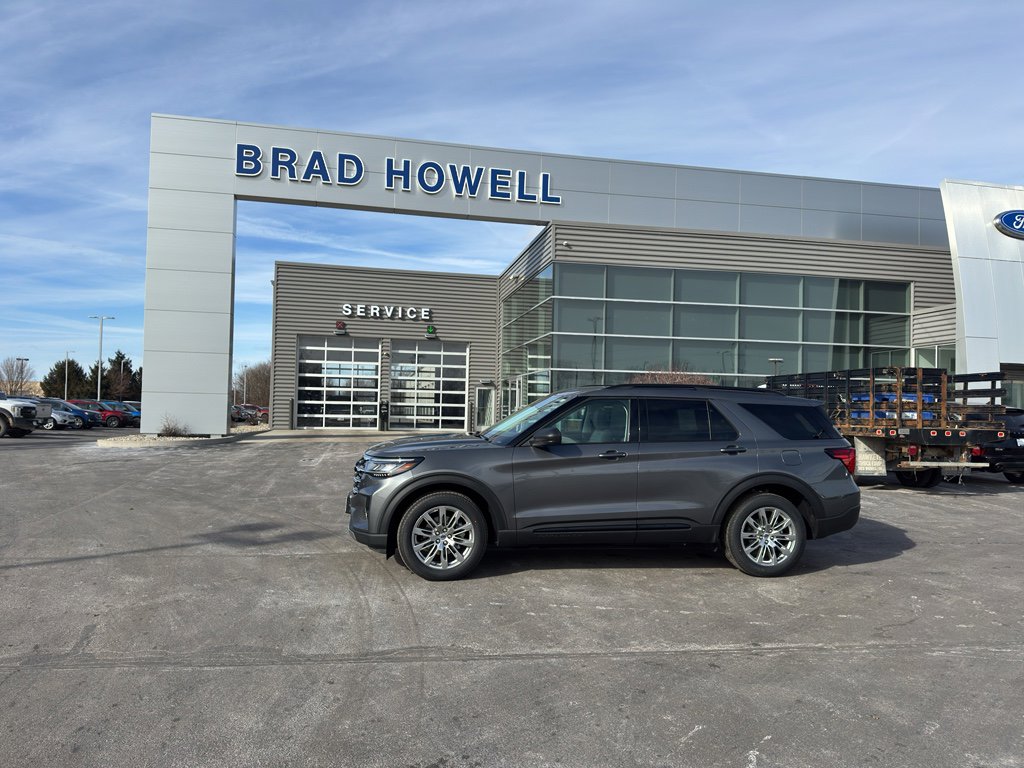 New 2026 Ford Explorer Active w/ Active Comfort Package image 1