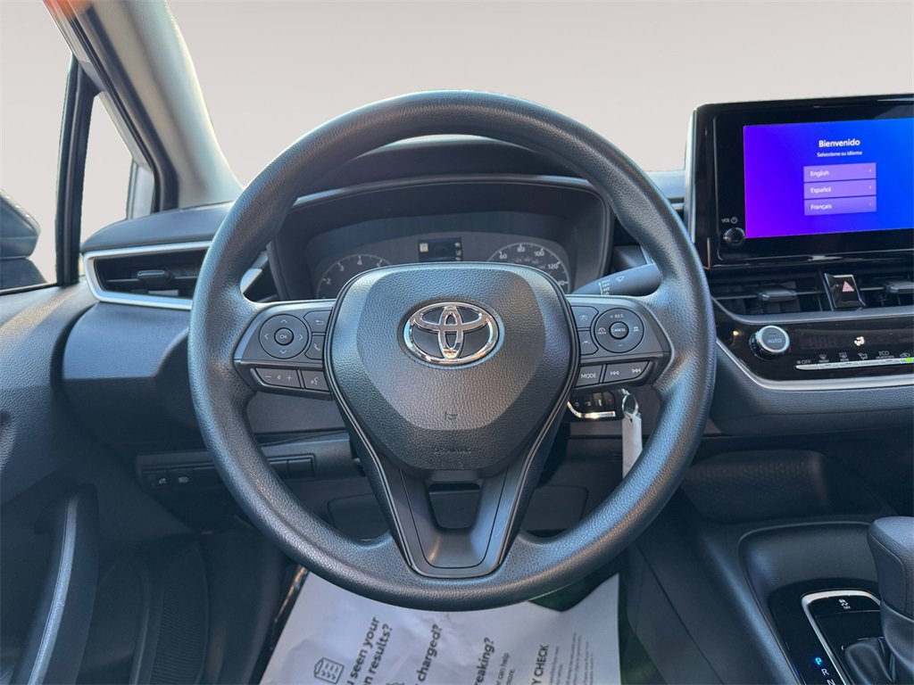 Used 2025 Toyota Corolla LE image 12