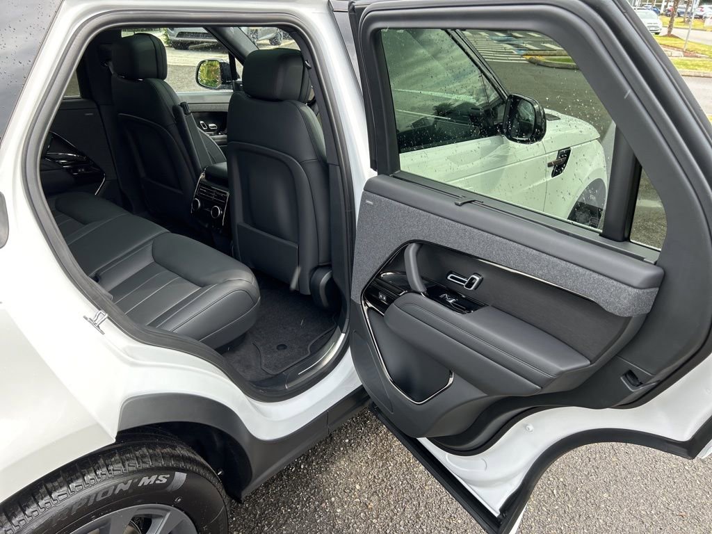 New 2025 Land Rover Range Rover Sport Dynamic SE image 17