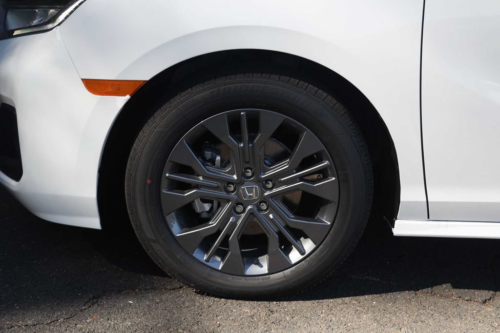New 2026 Honda Odyssey Touring image 8