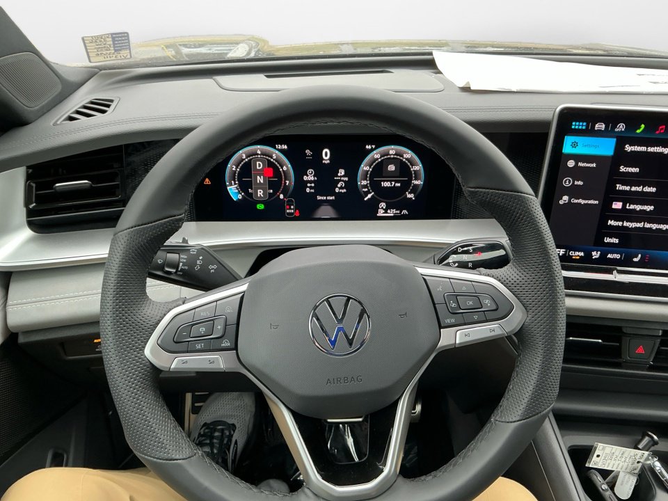 New 2026 Volkswagen Tiguan SE R-Line AWD/4WD image 10
