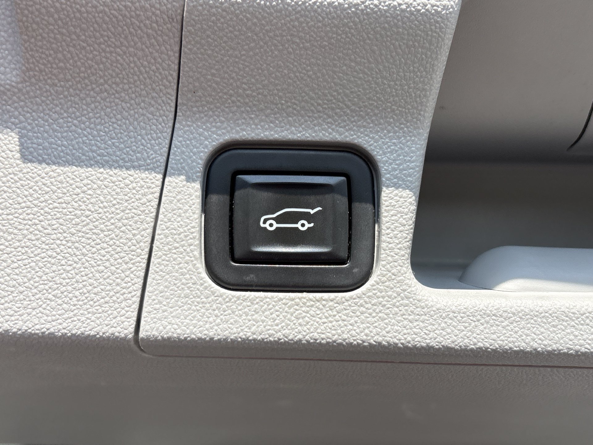 Used 2019 GMC Acadia SLT FWD image 19