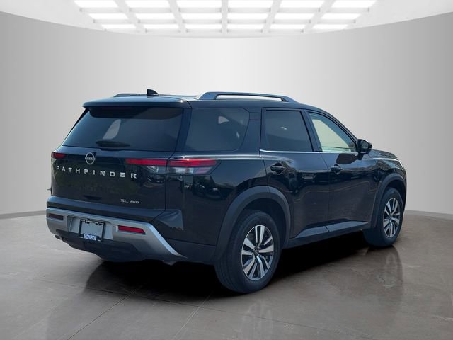Used 2025 Nissan Pathfinder SL AWD/4WD image 7