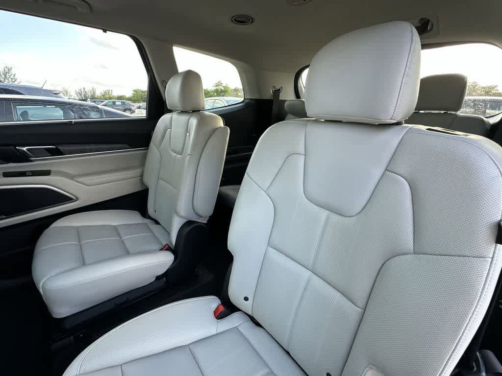 Used 2023 Kia Telluride EX w/ EX Captain's Chair Package FWD image 22