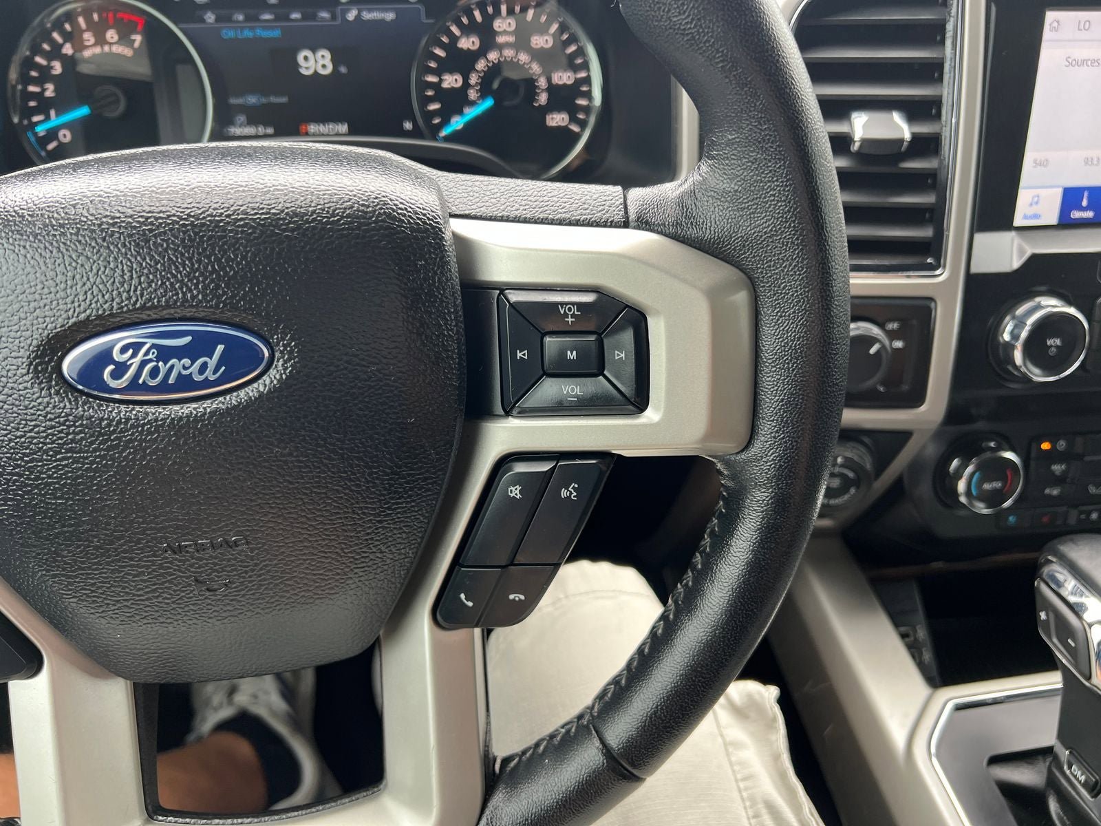 Used 2020 Ford F150 Lariat RWD image 33