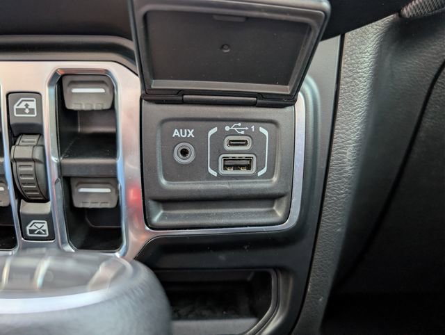 Used 2022 Jeep Gladiator Willys image 25