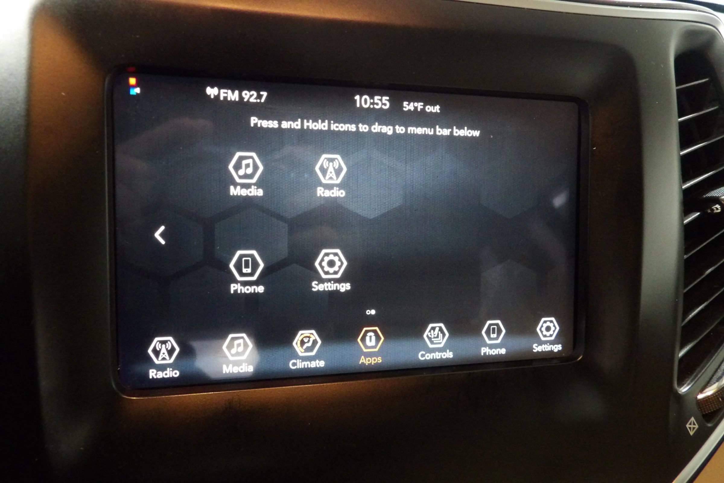 Used 2019 Jeep Cherokee Latitude w/ Cold Weather Group AWD/4WD image 17