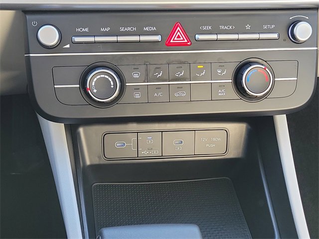 Certified 2025 Hyundai Tucson SE image 29