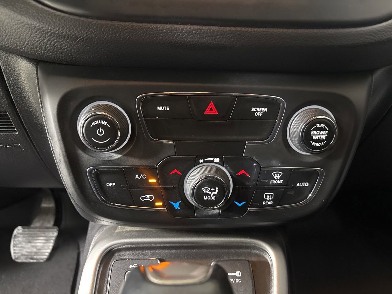 Used 2020 Jeep Compass Latitude image 17