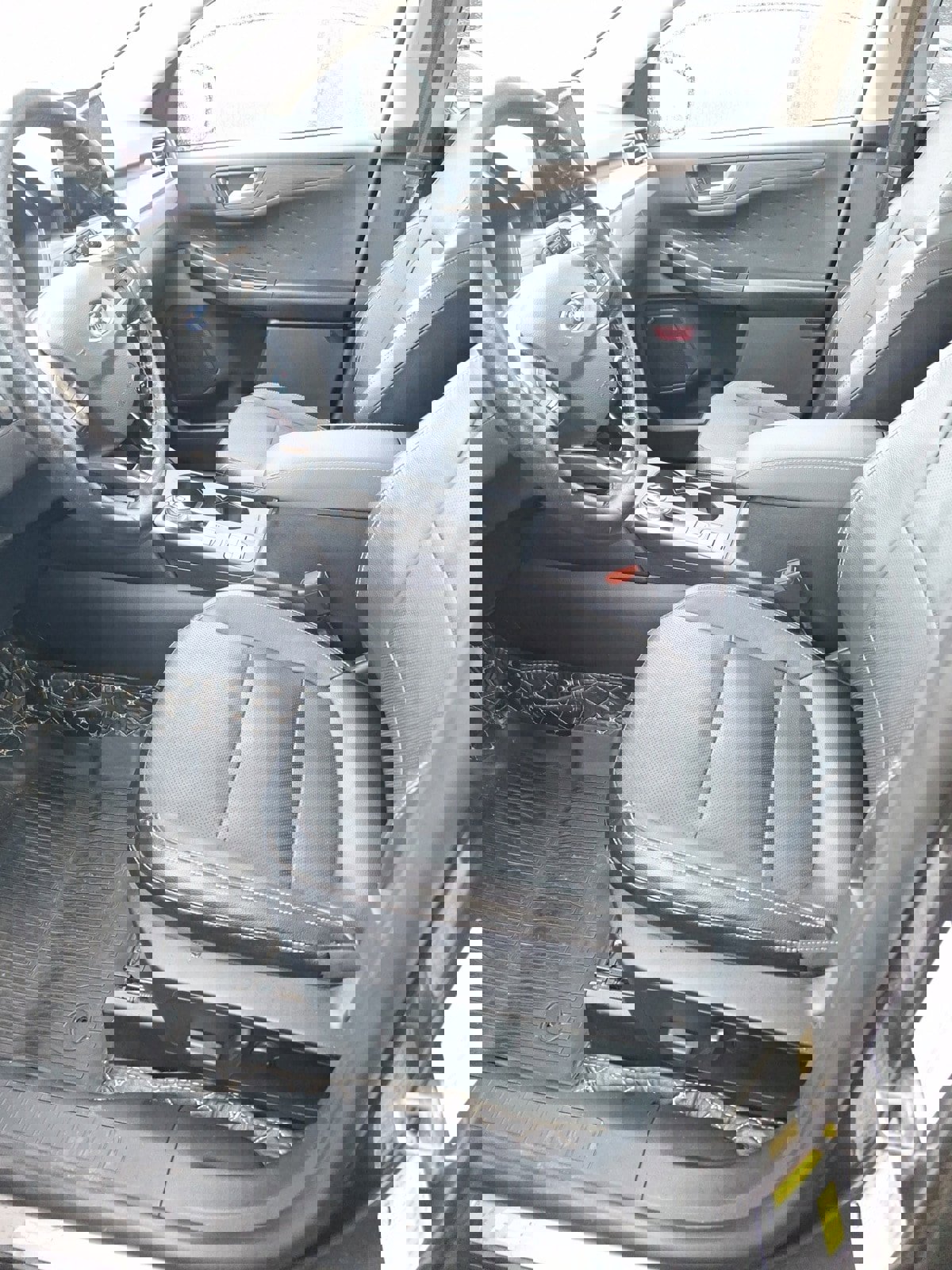 Used 2020 Ford Escape Titanium image 7