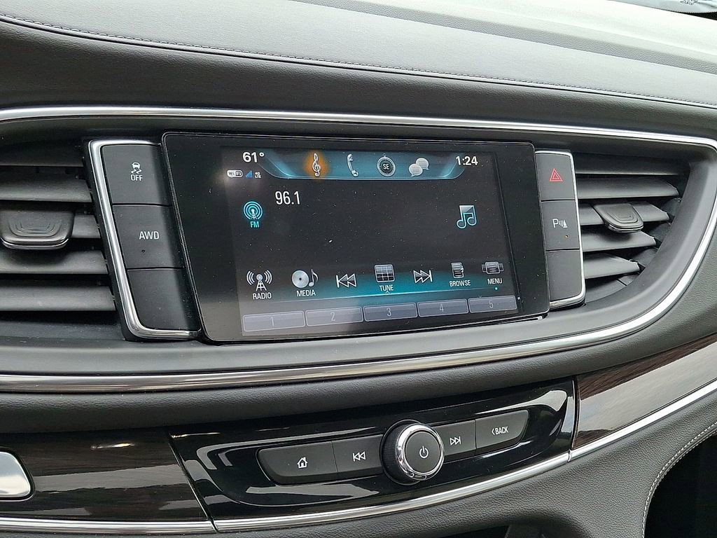 Used 2018 Buick Enclave Essence AWD/4WD image 3