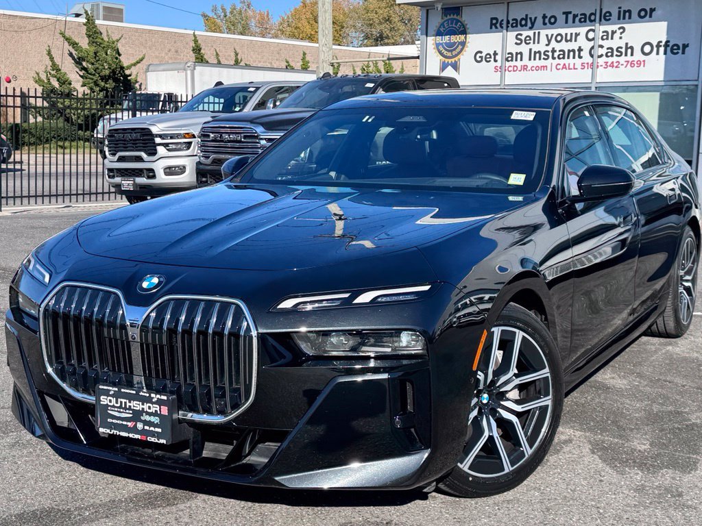 Used 2026 BMW 740i xDrive AWD/4WD image 4