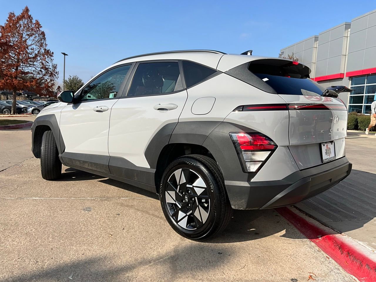 Used 2025 Hyundai Kona SEL image 8
