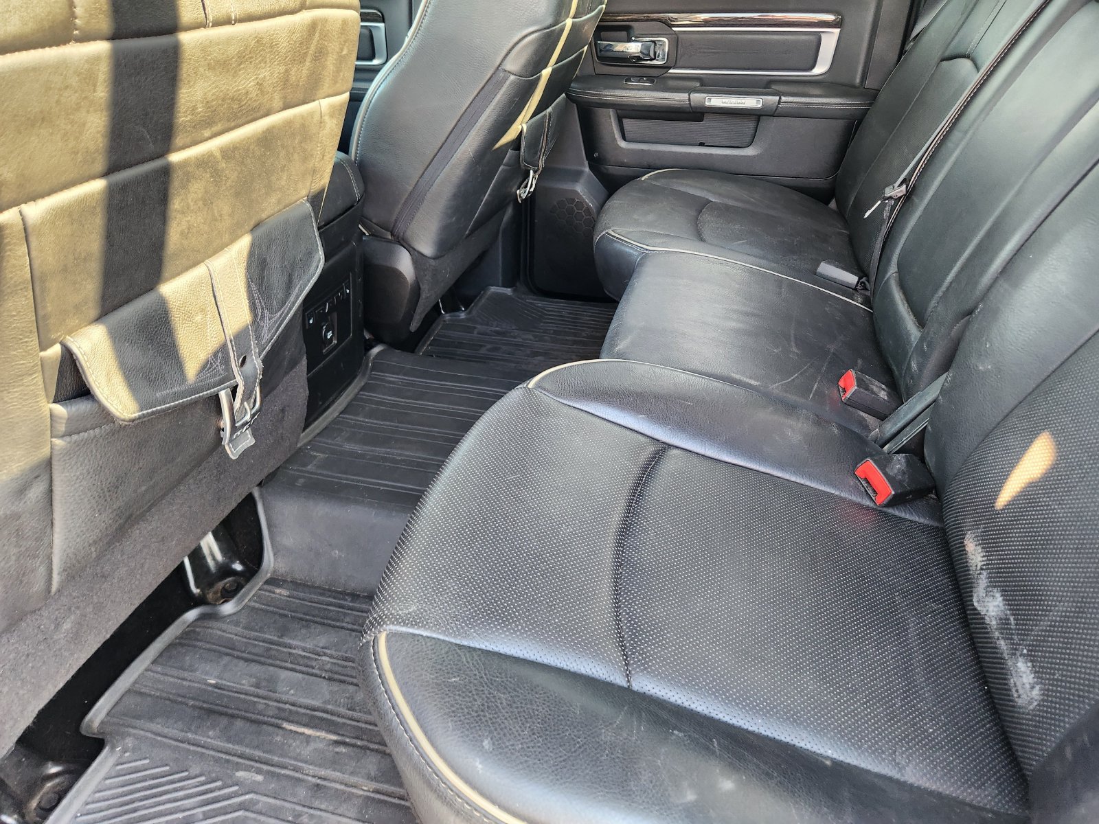 Used 2015 RAM 2500 Limited AWD/4WD image 37
