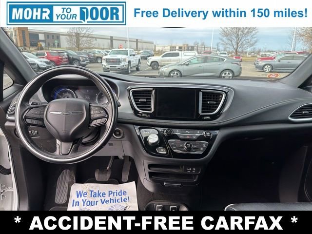 Used 2020 Chrysler Pacifica Limited w/ S Appearance Package image 36