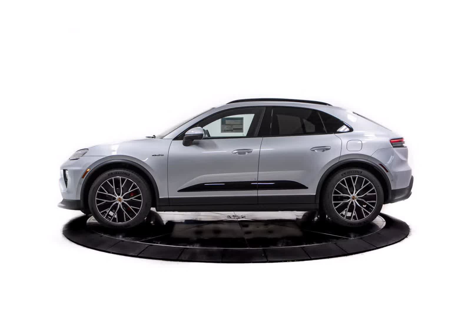 Certified 2026 Porsche Macan 4S Electric AWD/4WD image 2