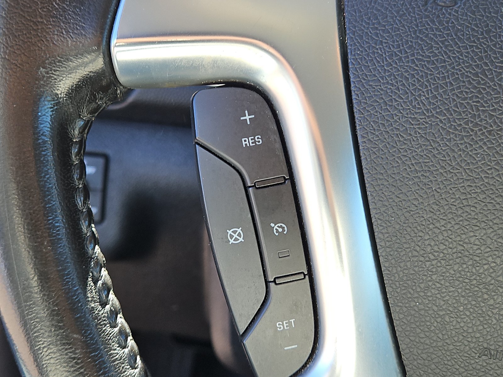 Used 2015 Chevrolet Traverse LT w/ Style and Technology Package AWD/4WD image 23