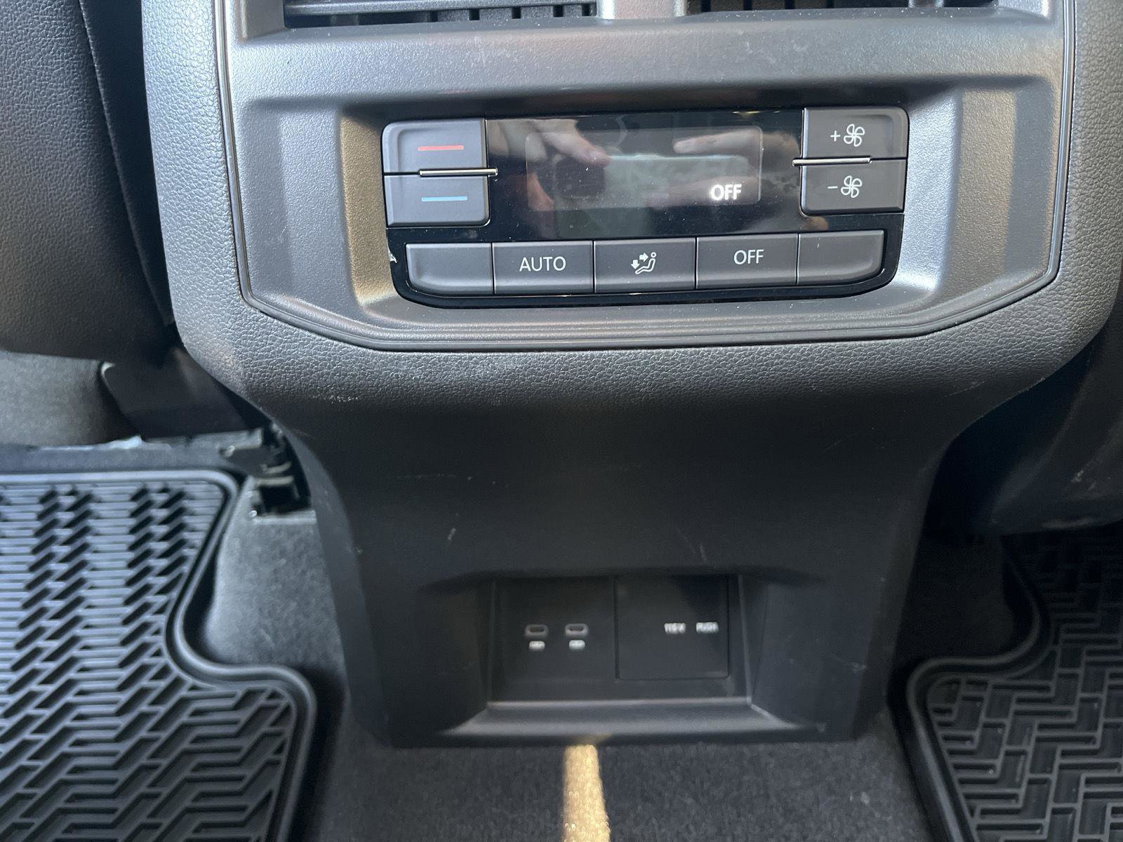 Used 2022 Volkswagen Atlas SE image 15