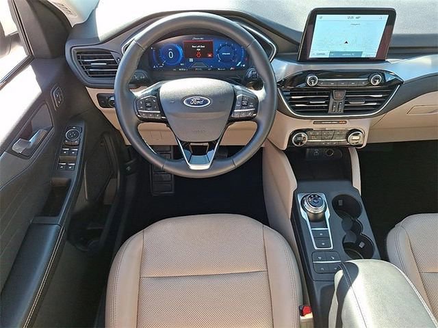 Used 2021 Ford Escape Titanium image 11