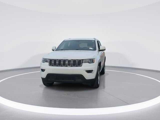 Used 2017 Jeep Grand Cherokee Laredo image 3