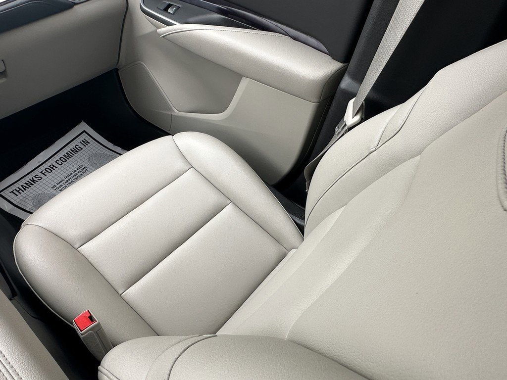 Certified 2023 Cadillac XT4 Luxury w/ Cold Weather Package image 14