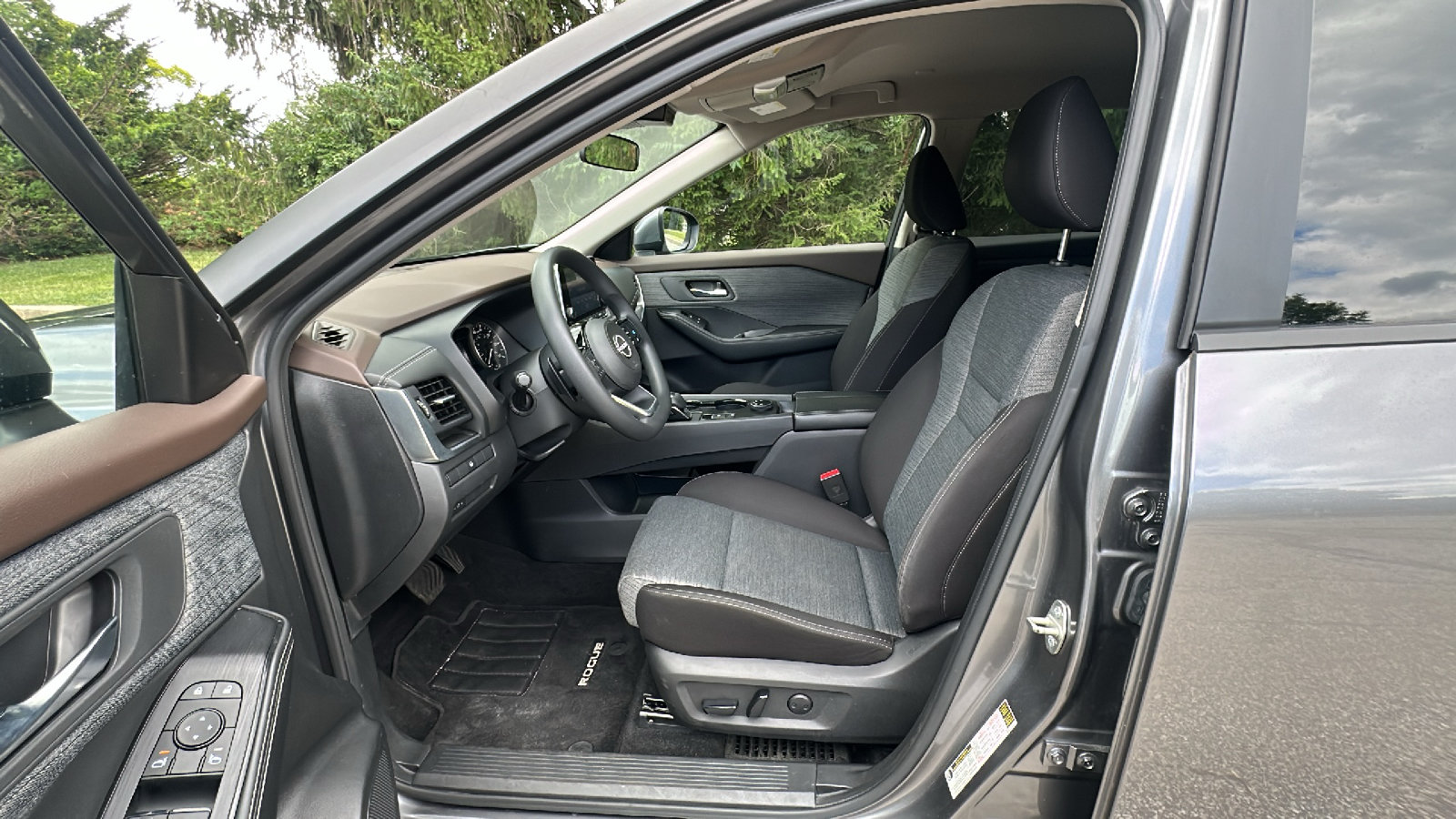 Certified 2023 Nissan Rogue SV AWD/4WD image 11