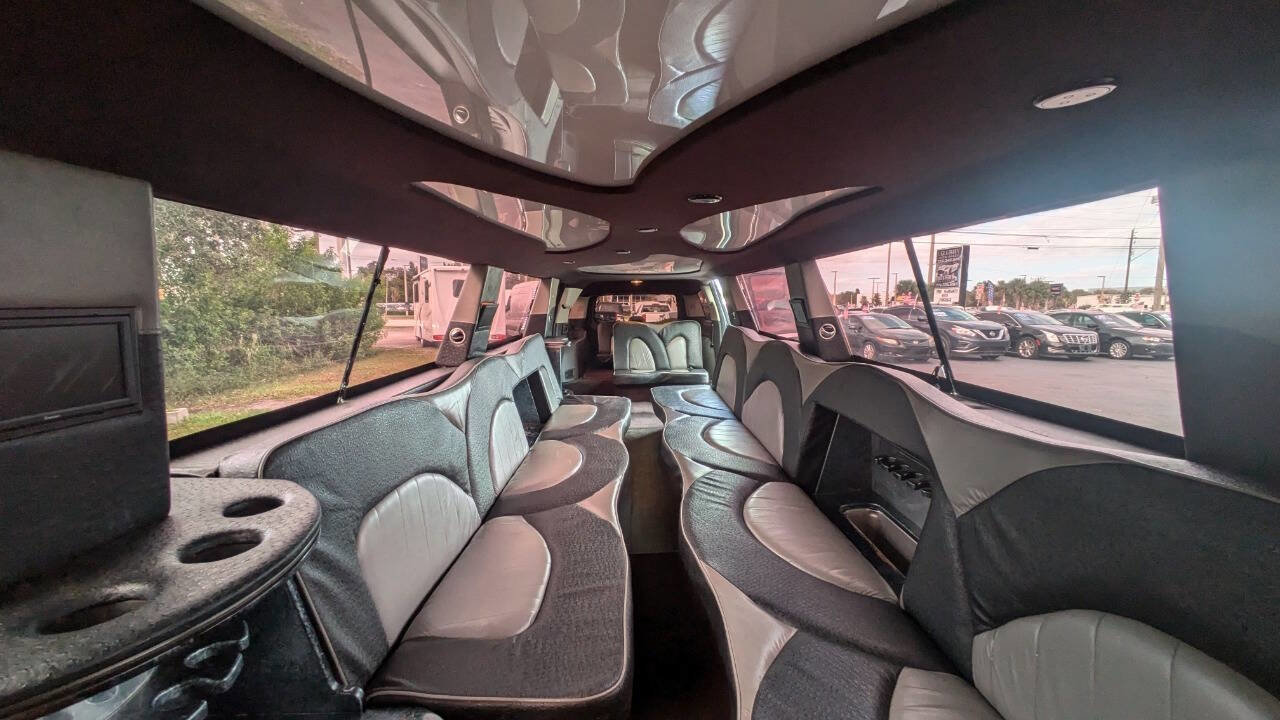 Used 2011 Chevrolet Suburban LS image 13