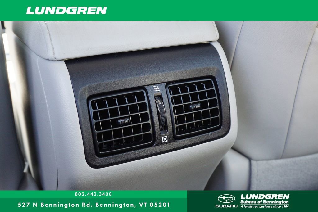 Used 2013 Toyota Camry LE image 18