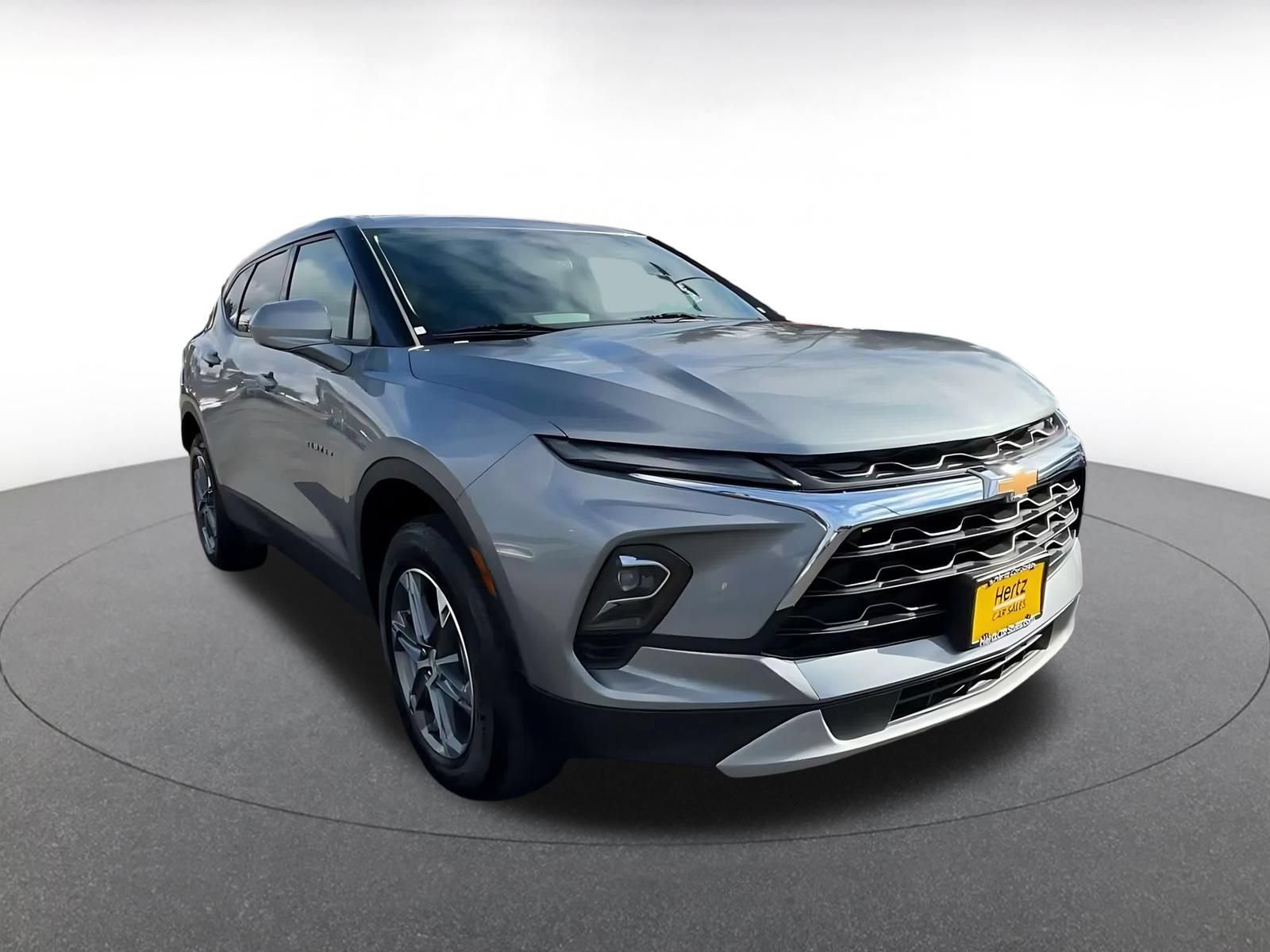 Used 2025 Chevrolet Blazer LT FWD image 3
