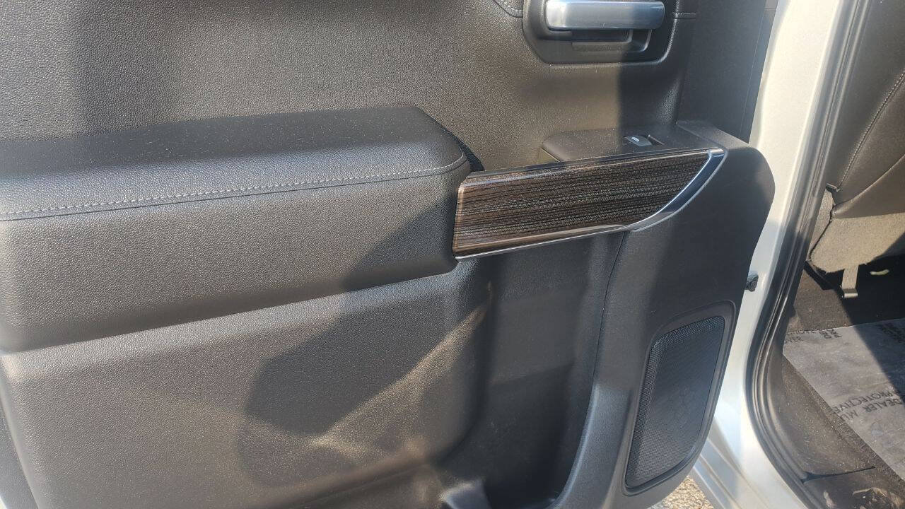 Used 2019 Chevrolet Silverado 1500 LT w/ Texas Edition AWD/4WD image 17